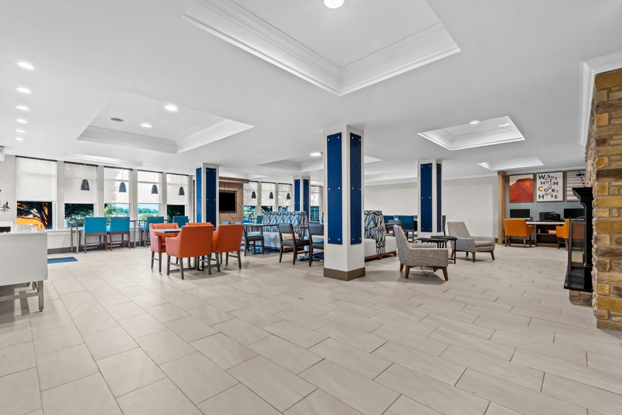 فندق هوليداي إن إكسبريس واشنطن كورت هاوس Washington Court House المظهر الخارجي الصورة